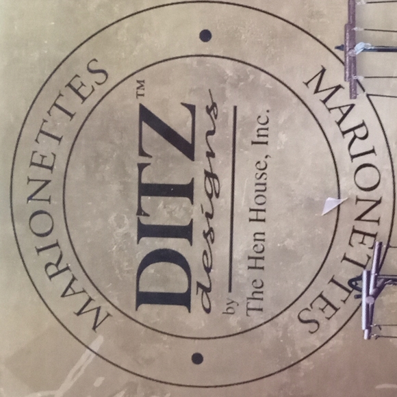 EUC Ditz Ivory Marionette With Stand - Picture 10 of 11